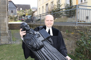 Pfarrer Bergner mit Luther